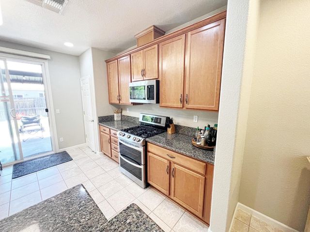 668 Spirou St, Stockton, CA 95204