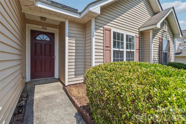 740 Aberdeen Glen Place, Charlotte, NC 28214