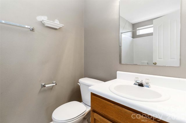 740 Aberdeen Glen Place, Charlotte, NC 28214