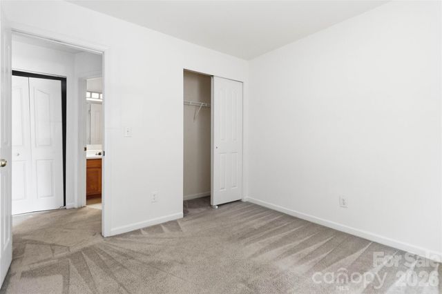 740 Aberdeen Glen Place, Charlotte, NC 28214