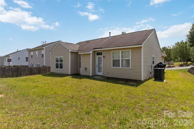 740 Aberdeen Glen Place, Charlotte, NC 28214