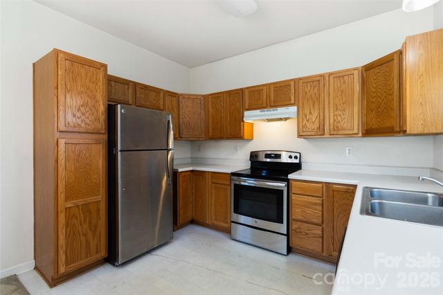 740 Aberdeen Glen Place, Charlotte, NC 28214