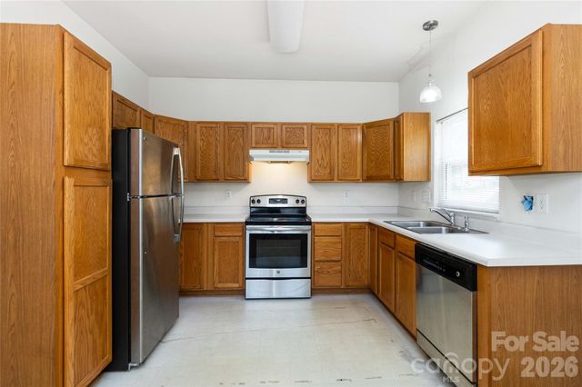 740 Aberdeen Glen Place, Charlotte, NC 28214