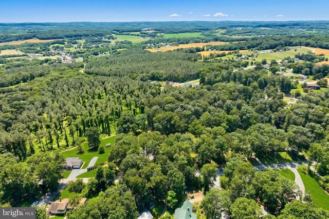 6106 E HILL TOP DR E, Spring Grove, PA 17362