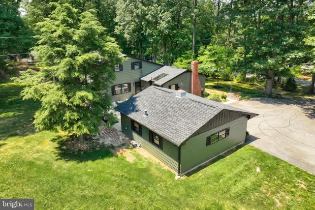 6106 E HILL TOP DR E, Spring Grove, PA 17362