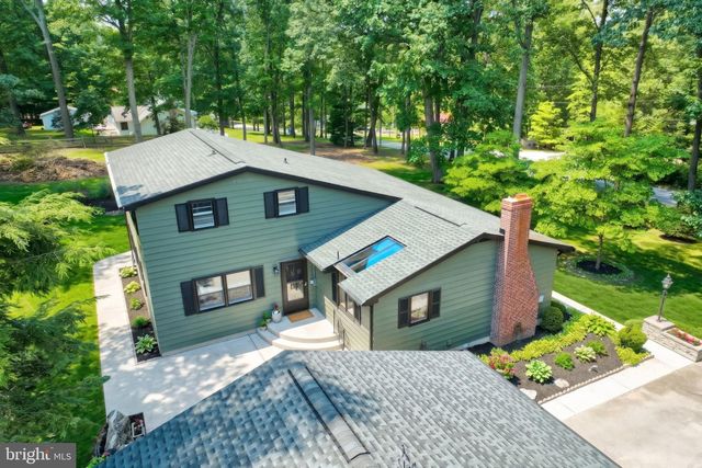 6106 E HILL TOP DR E, Spring Grove, PA 17362