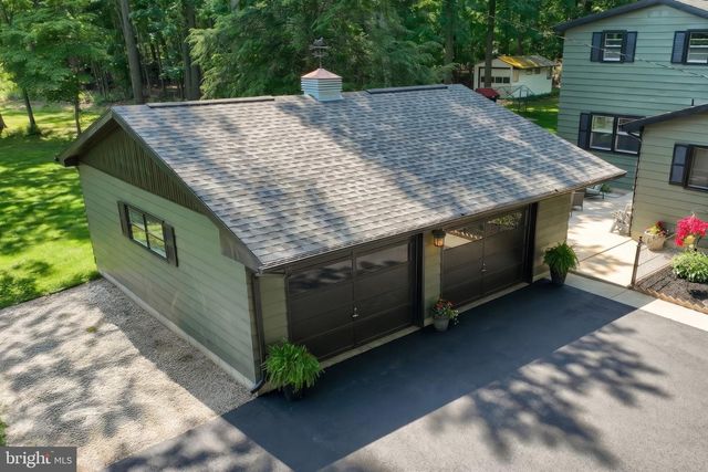 6106 E HILL TOP DR E, Spring Grove, PA 17362