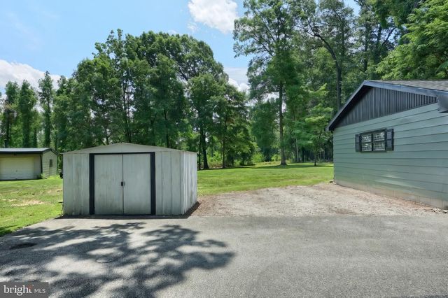6106 E HILL TOP DR E, Spring Grove, PA 17362