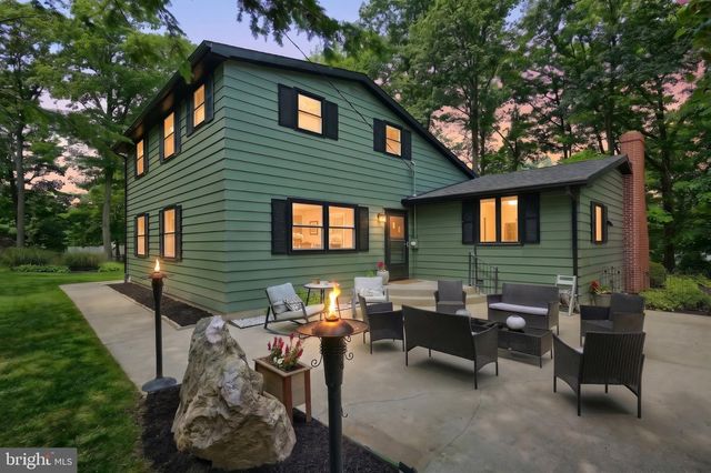 6106 E HILL TOP DR E, Spring Grove, PA 17362