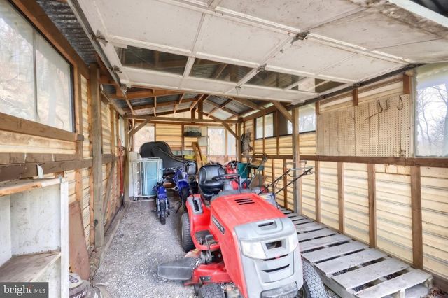 6106 E HILL TOP DR E, Spring Grove, PA 17362