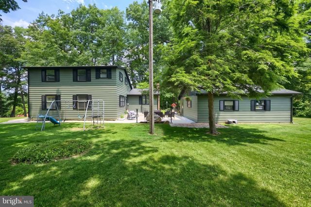 6106 E HILL TOP DR E, Spring Grove, PA 17362