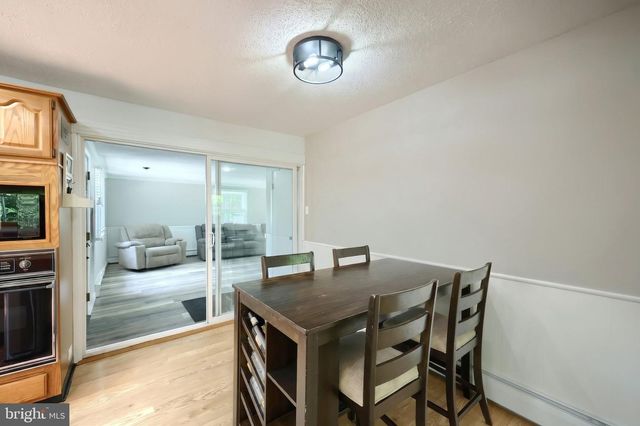 6106 E HILL TOP DR E, Spring Grove, PA 17362