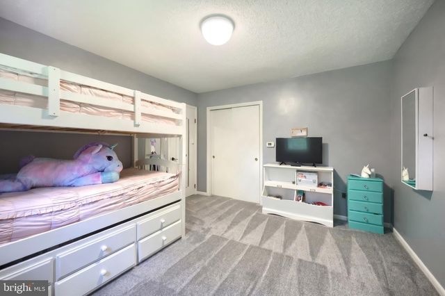 6106 E HILL TOP DR E, Spring Grove, PA 17362