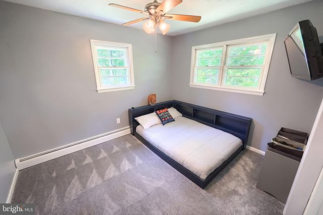 6106 E HILL TOP DR E, Spring Grove, PA 17362