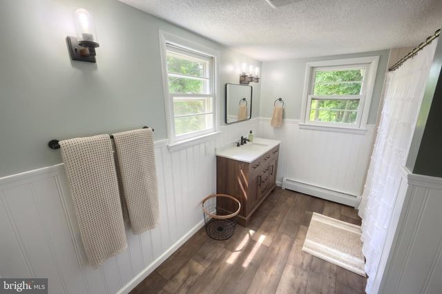 6106 E HILL TOP DR E, Spring Grove, PA 17362