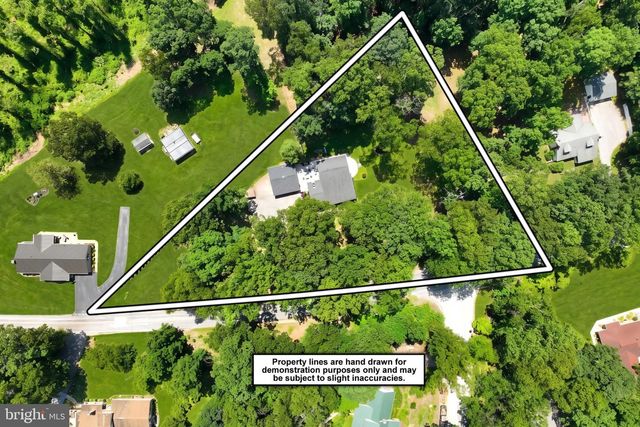 6106 E HILL TOP DR E, Spring Grove, PA 17362