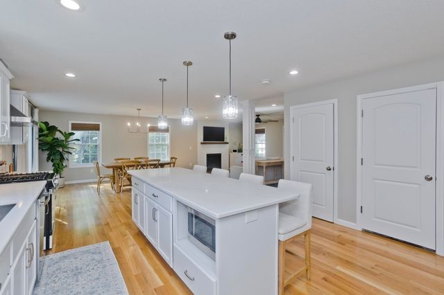 14 Wellfleet, Wilbraham, MA 01095