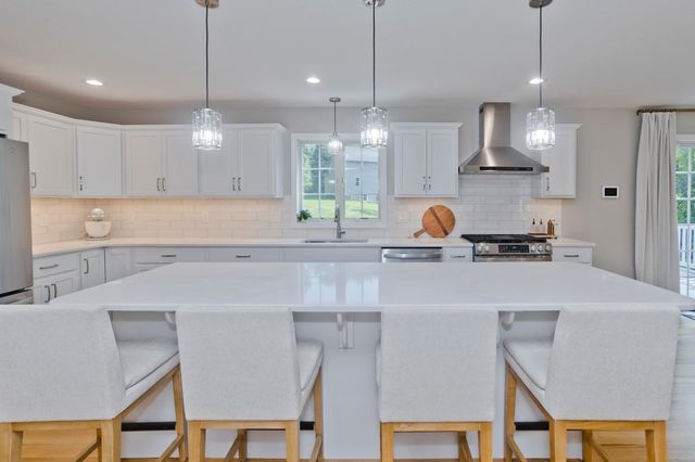 14 Wellfleet, Wilbraham, MA 01095