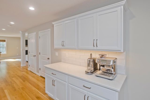 14 Wellfleet, Wilbraham, MA 01095