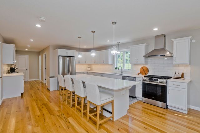 14 Wellfleet, Wilbraham, MA 01095