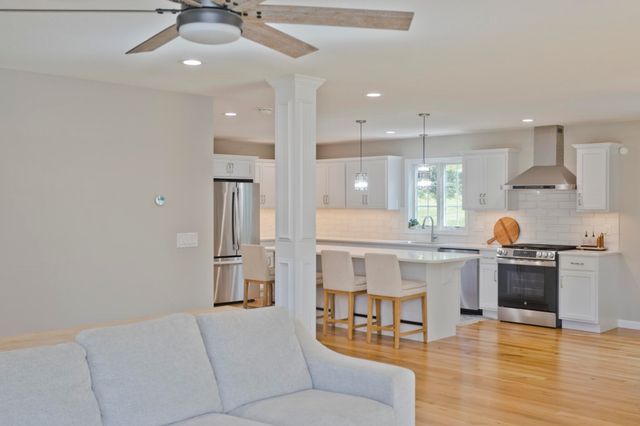 14 Wellfleet, Wilbraham, MA 01095