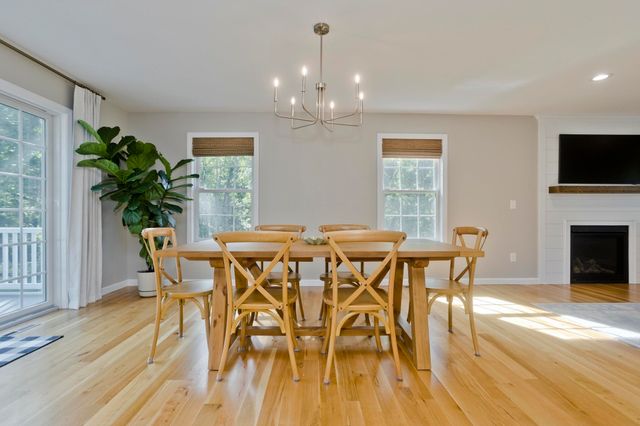 14 Wellfleet, Wilbraham, MA 01095