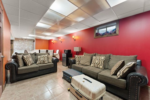 5371 72nd Avenue, Schererville, IN 46375