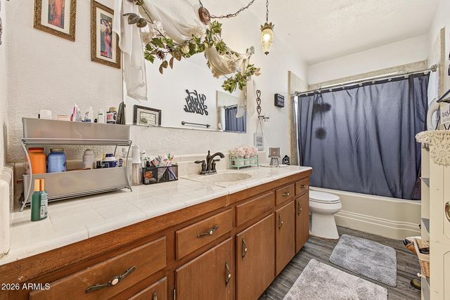 5822 W MORTEN Avenue, Glendale, AZ 85301