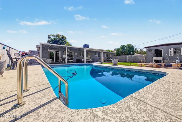 5822 W MORTEN Avenue, Glendale, AZ 85301
