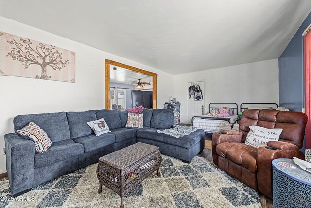 5822 W MORTEN Avenue, Glendale, AZ 85301