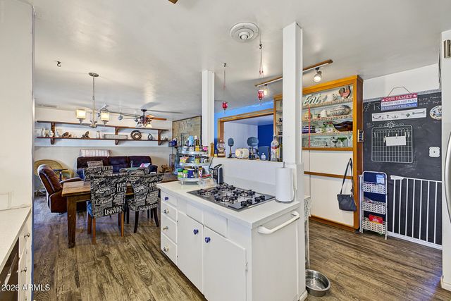 5822 W MORTEN Avenue, Glendale, AZ 85301