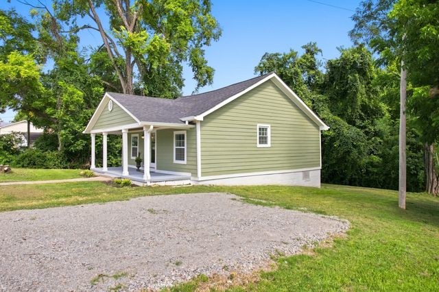 411 E 10th St, Columbia, TN 38401