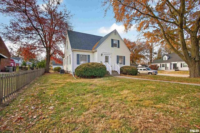 803 HOLMES Street, Bettendorf, IA 52722