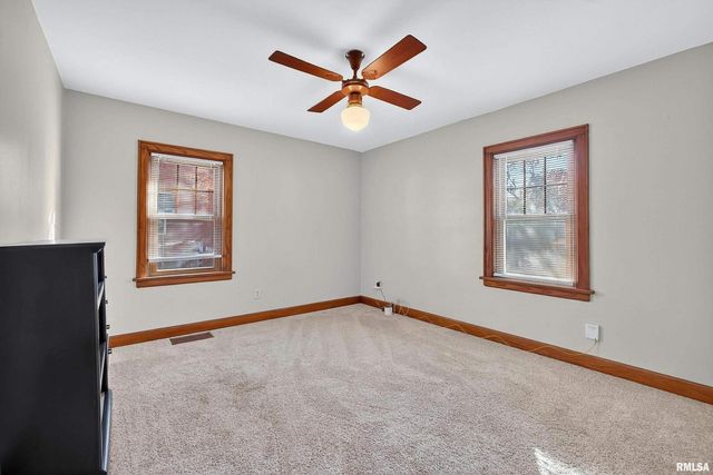 803 HOLMES Street, Bettendorf, IA 52722