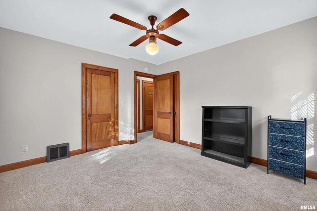 803 HOLMES Street, Bettendorf, IA 52722