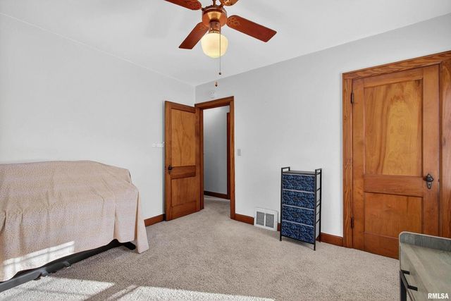 803 HOLMES Street, Bettendorf, IA 52722