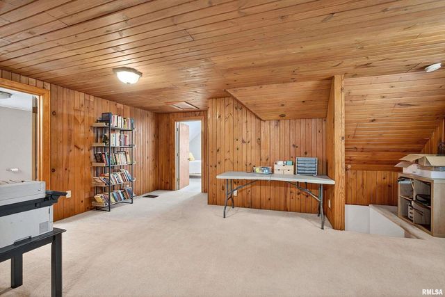 803 HOLMES Street, Bettendorf, IA 52722