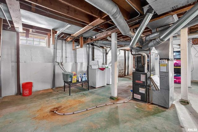 803 HOLMES Street, Bettendorf, IA 52722