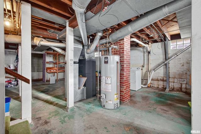 803 HOLMES Street, Bettendorf, IA 52722