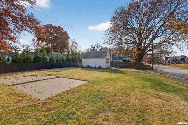 803 HOLMES Street, Bettendorf, IA 52722