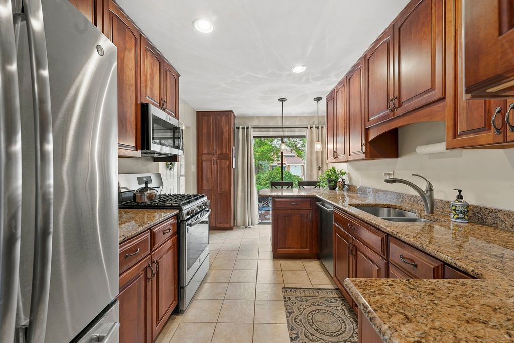 1232 Reading Court, Wheaton, IL 60189 — photo 4
