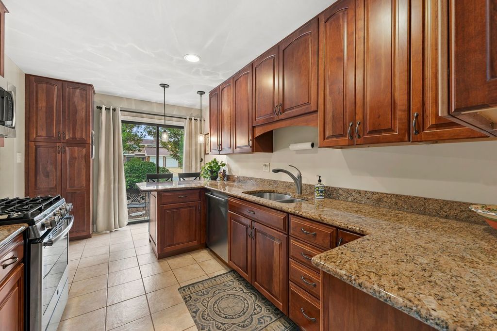 1232 Reading Court, Wheaton, IL 60189 — photo 5