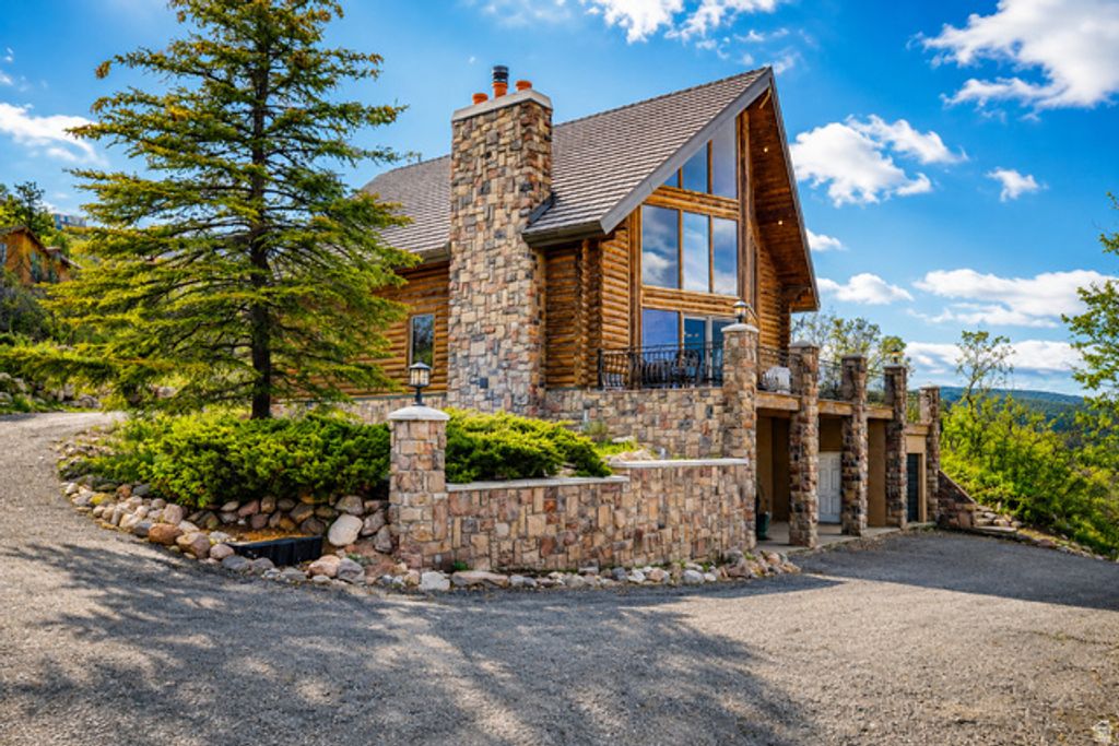 Image 2 of property listing at 155 E VALLEY VW, Coalville, UT 84017