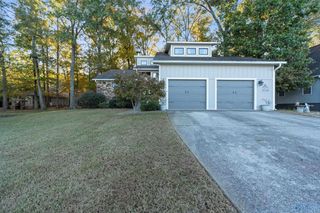 251 Riverbend Circle, Guntersville, AL 35976