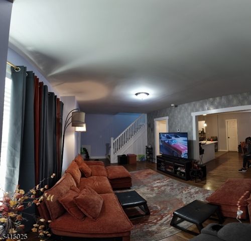 249 Weequahic Ave, Newark City, NJ 07112