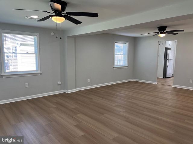 402 MAPLE AVE, Wilmington, DE 19804