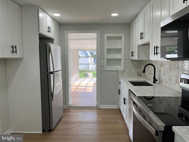 402 MAPLE AVE, Wilmington, DE 19804