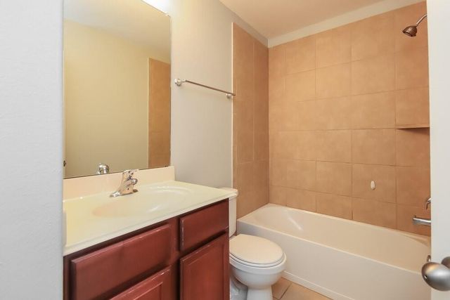 2131 Golden Topaz Drive, Rosharon, TX 77583