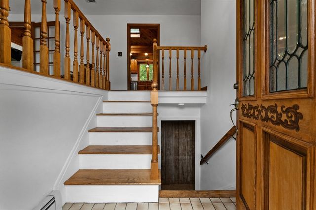 9 Karen Ln, Abington, MA 02351