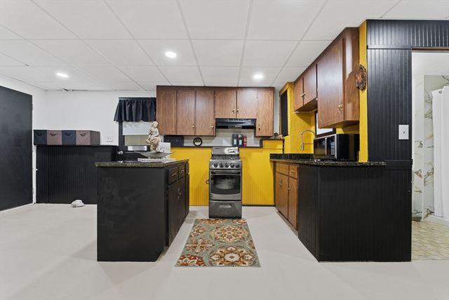 9 Karen Ln, Abington, MA 02351